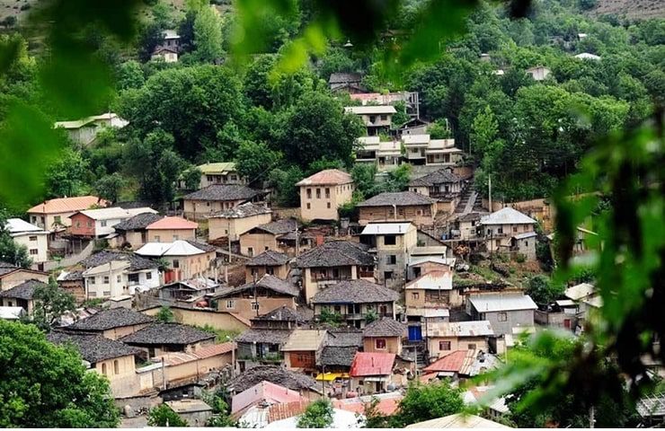 نمایی از روستای کندلوس با سقف خانه‌های یکدست