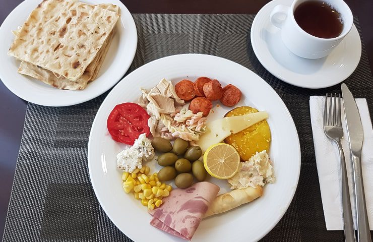 صبحانه هتل لاله پارک تبریز