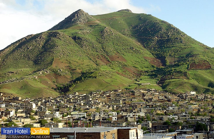 نمایی از شهر بانه و کوه آربابا