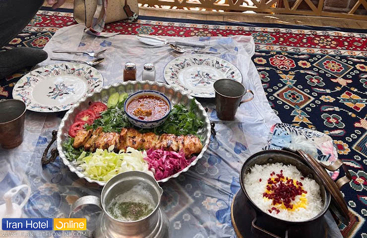 غذای سرو شده در رستوران سنتی ناز خاتون مشهد