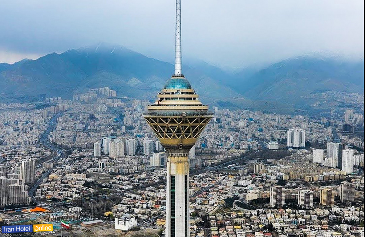 نمایی نزدیک از ساختمان مرکزی برج میلاد 