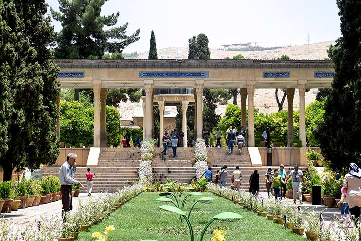 آرامگاه شاعر و عارفان شیراز را بشناسید